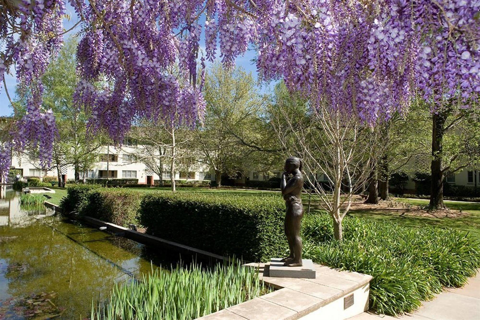 University House - Anu Hotel Canberra Exterior photo